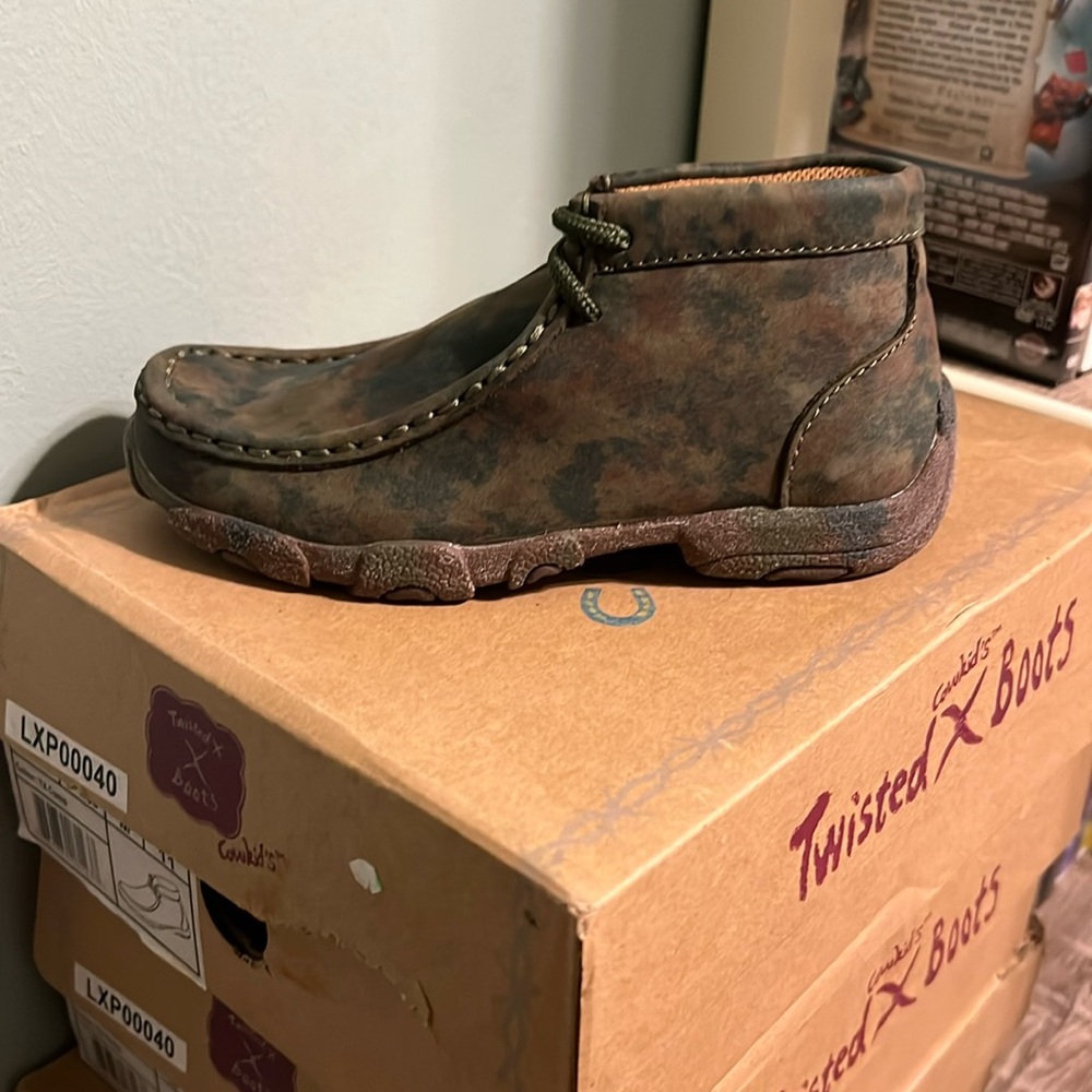 Twisted x youth boots camo size 11M